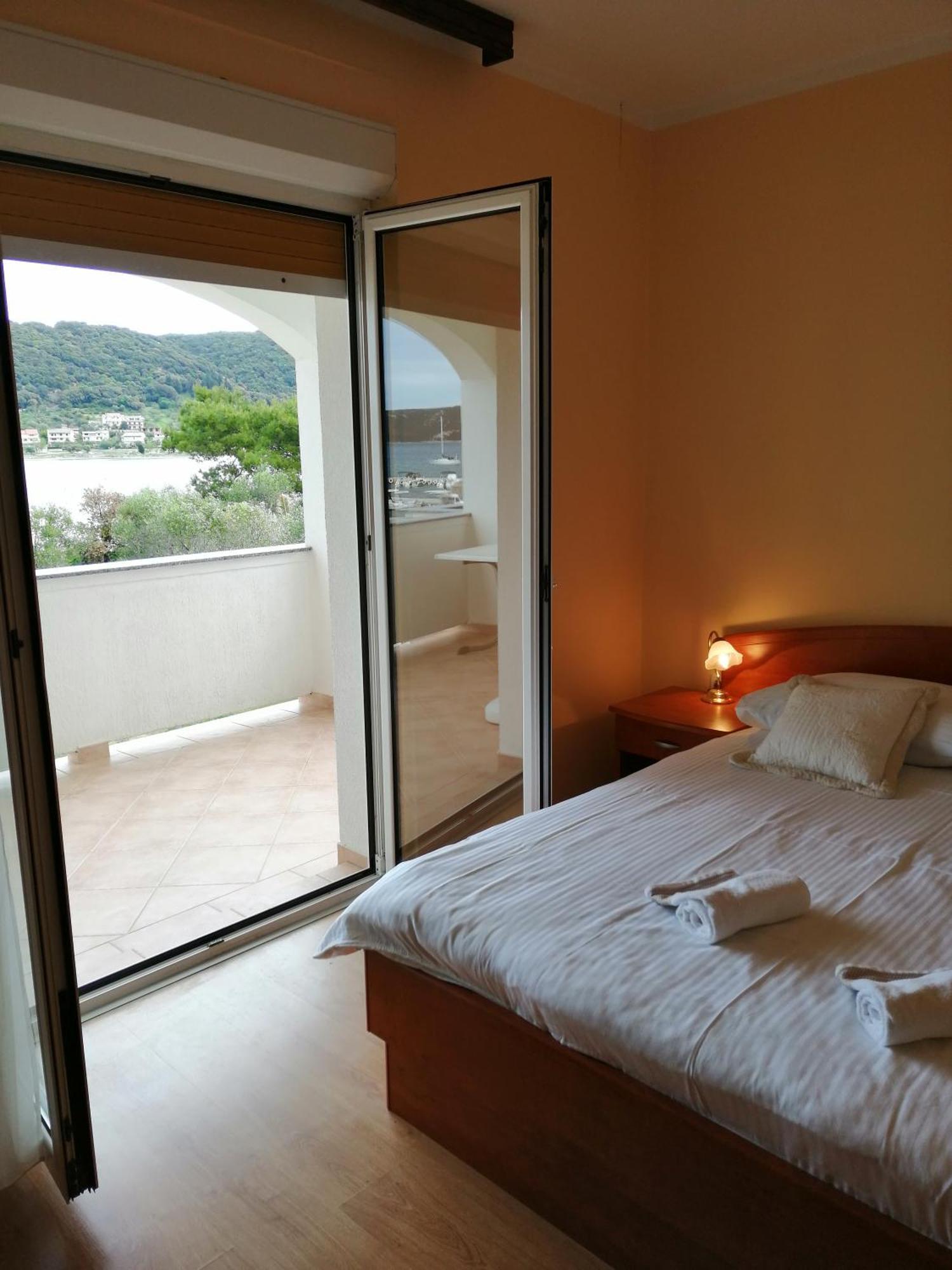 Tomulic Jasna I Miljenko Apartment Supetarska Draga Luaran gambar