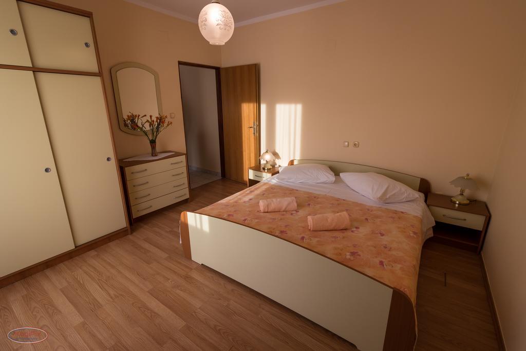 Tomulic Jasna I Miljenko Apartment Supetarska Draga Luaran gambar
