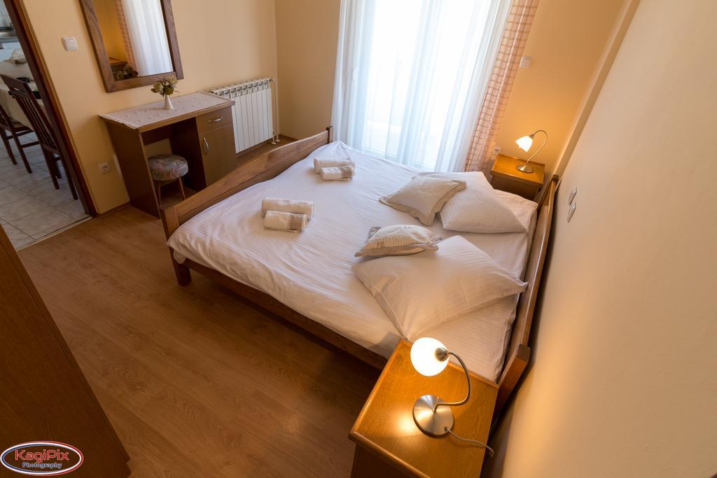 Tomulic Jasna I Miljenko Apartment Supetarska Draga Luaran gambar